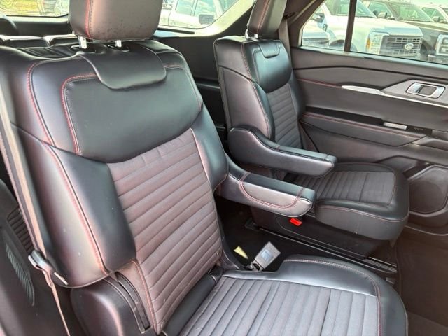 Certified Used 2025 Gray Metallic Ford ST-Line image 22