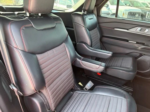 Used 2025 Gray Ford ST-Line image 22