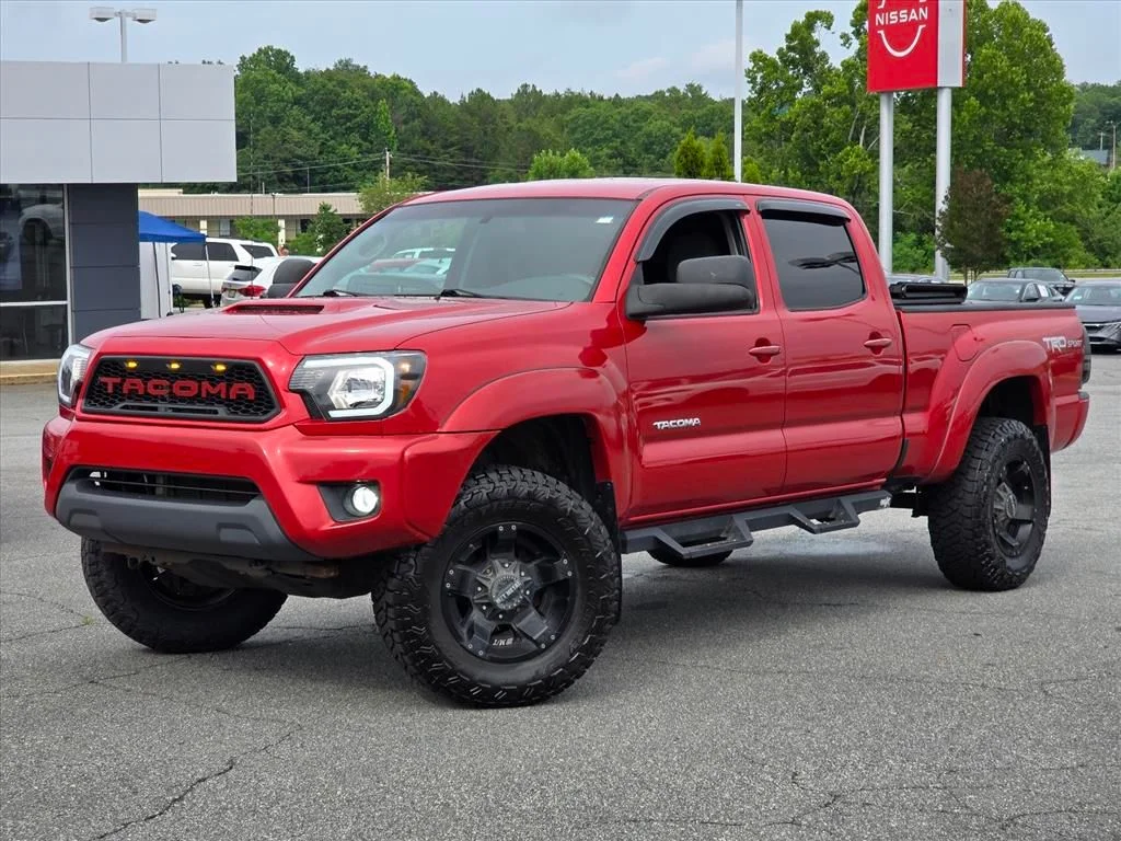 Used 2015 Red Toyota Base image 2