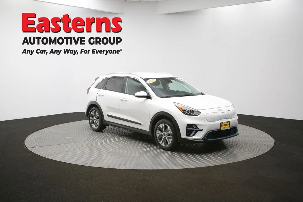 Used 2022 White Kia EX image 51