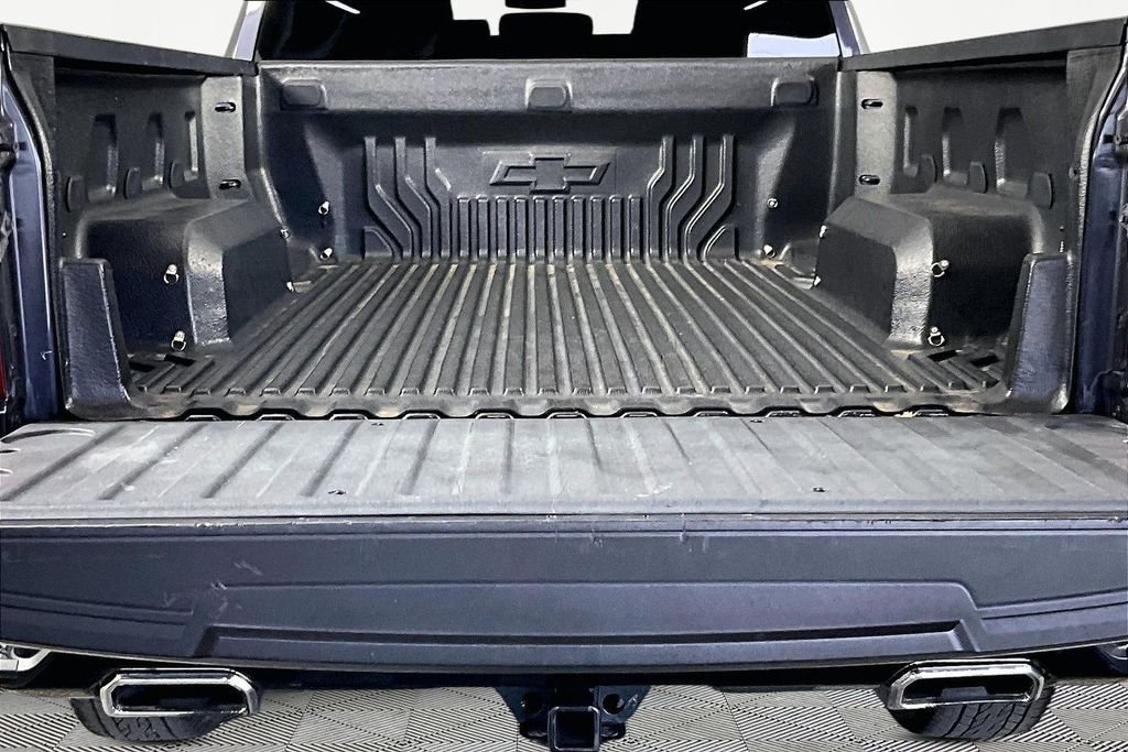 Used 2022 Gray Chevrolet LT Trail Boss image 6
