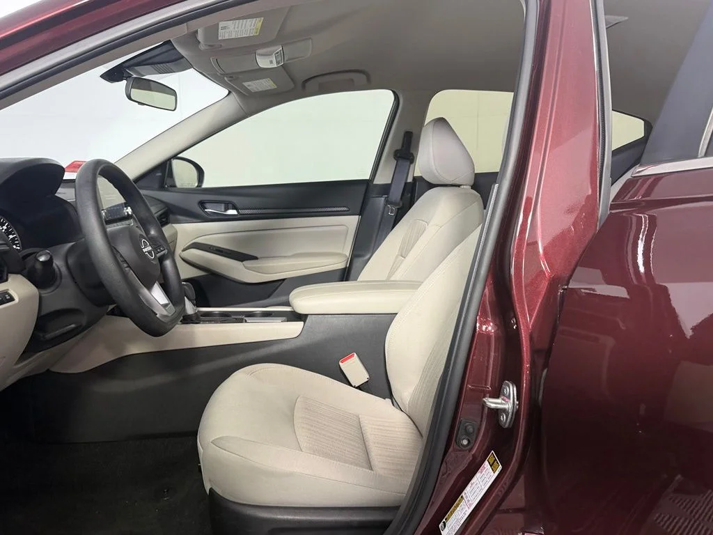 Certified Used 2025  Nissan 2.5 SV image 19
