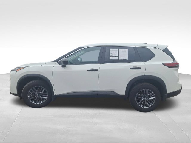 Used 2025 White Nissan S image 5