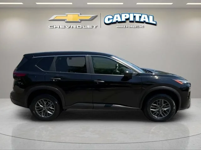 Used 2024  Nissan S image 6