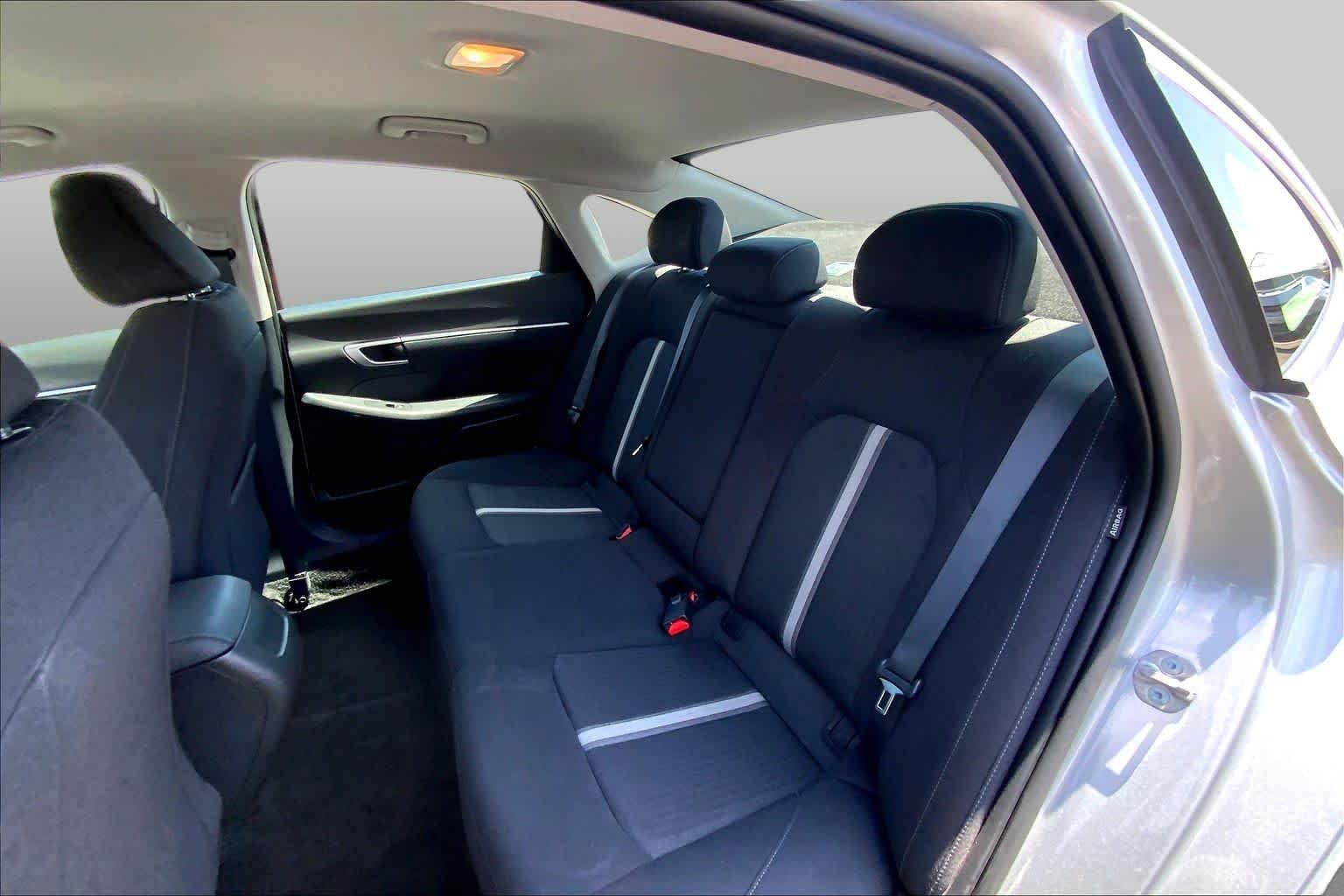 Used 2025 Aero Silver Hyundai SEL image 21