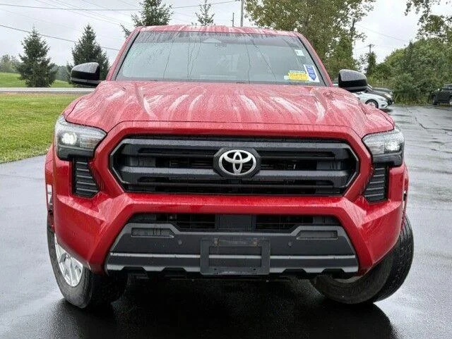 Used 2025 Supersonic Red Toyota SR image 4