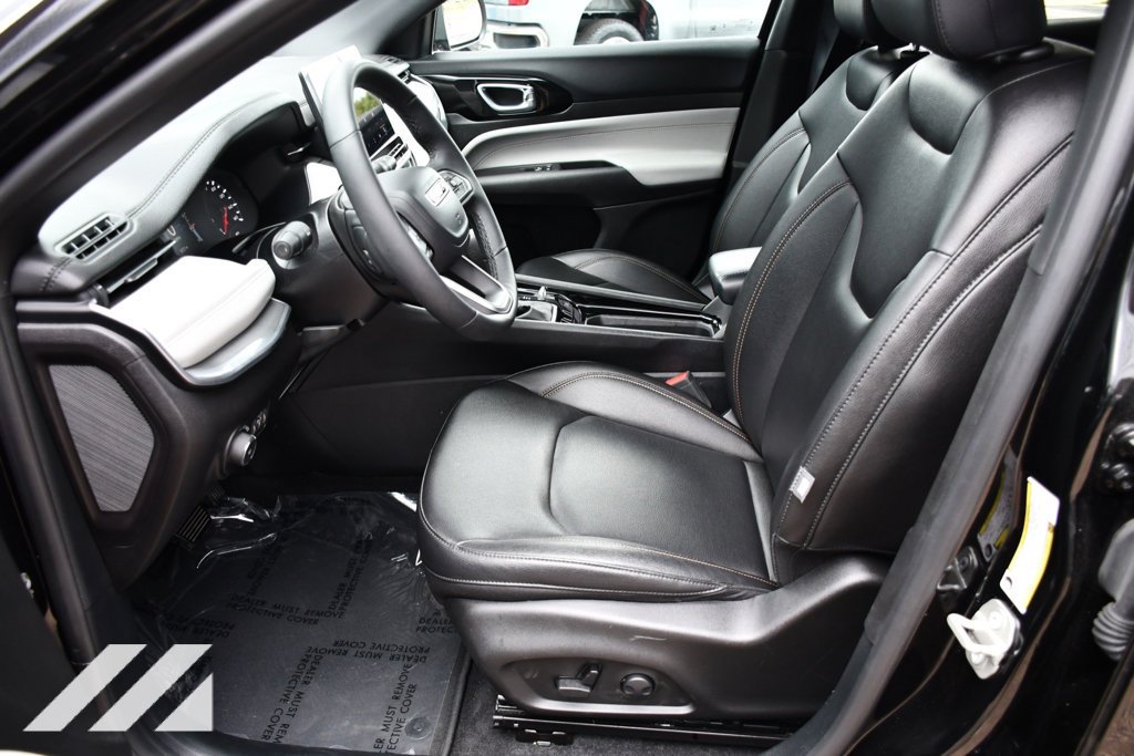 Used 2024 Black Jeep Limited image 21