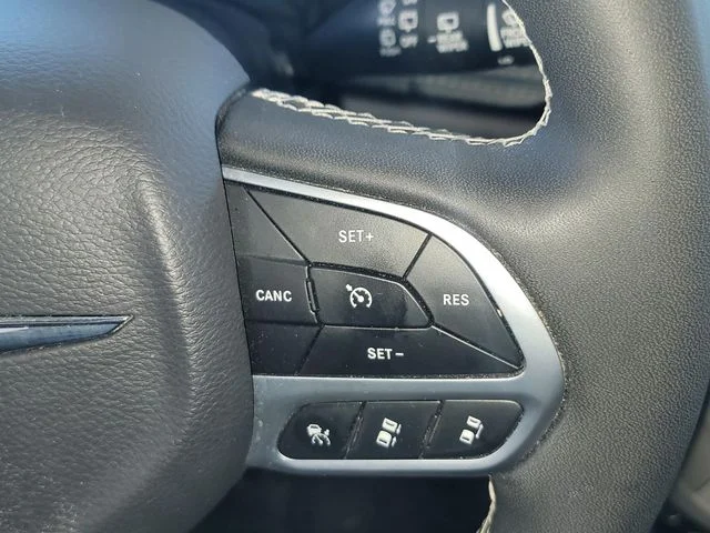 Used 2023 Black Chrysler Touring L image 15