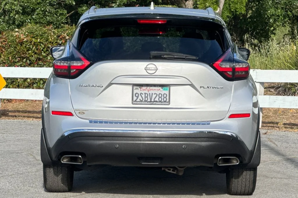 Used 2023 Silver Nissan Platinum image 5