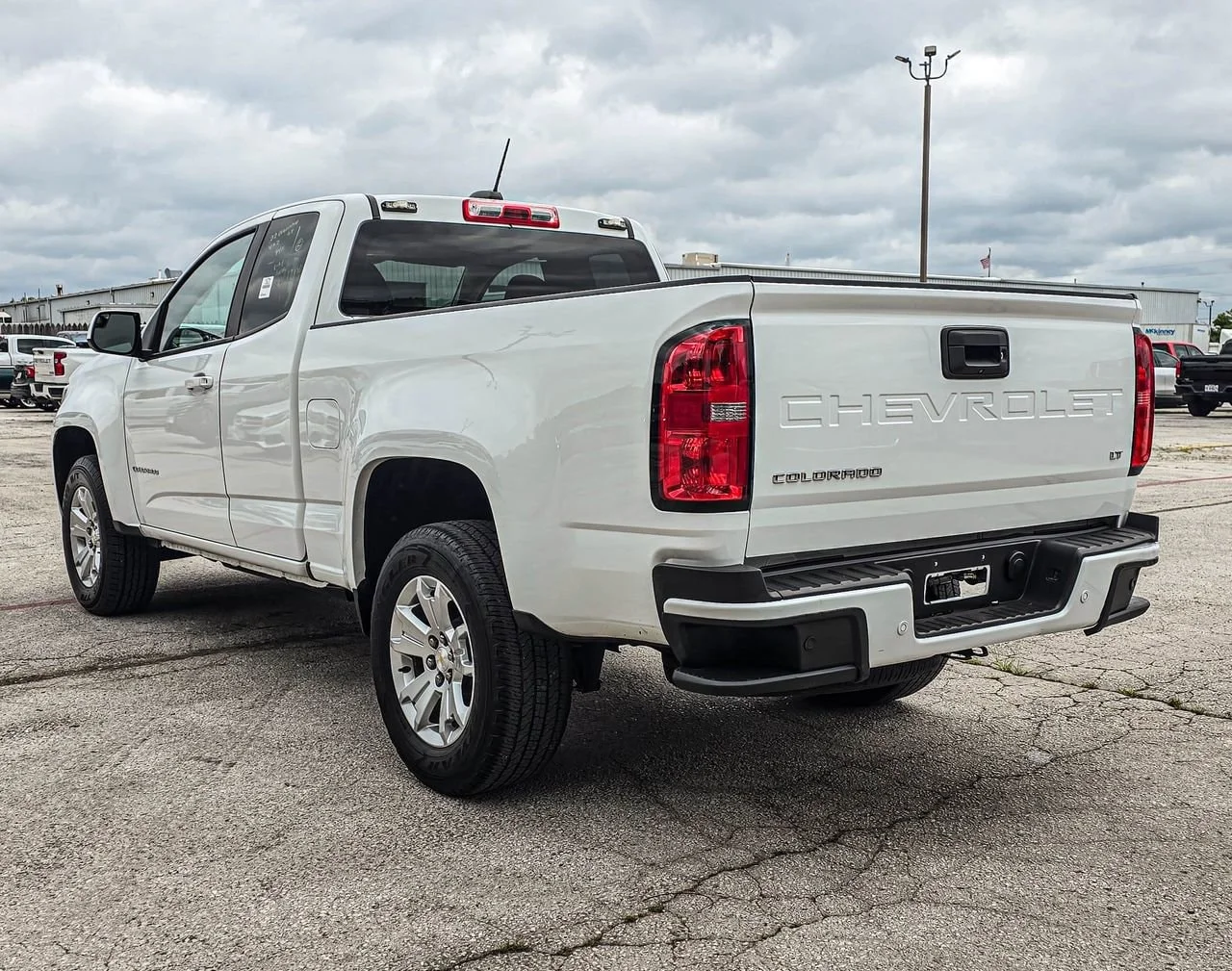 Used 2022 Summit White Chevrolet LT image 4