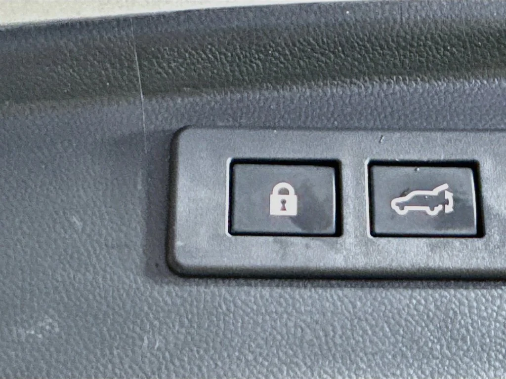 Used 2020 Silver Subaru Premium image 32