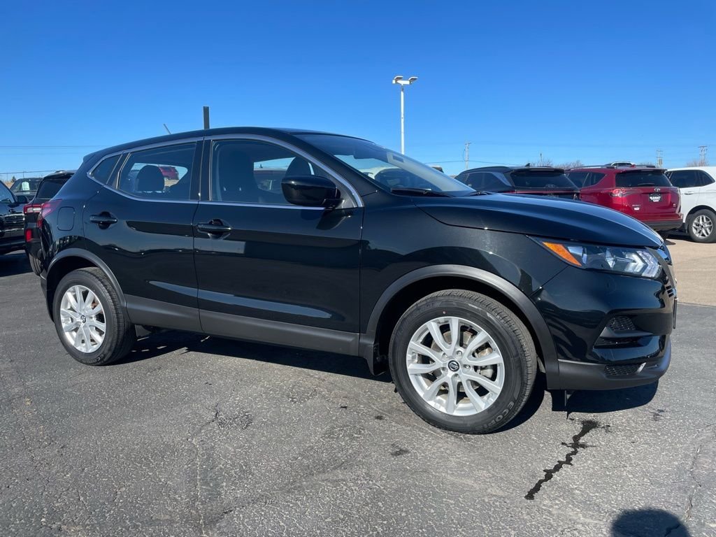 Used 2022 Nissan Rogue Sport S with VIN JN1BJ1AW5NW470529 for sale in Beaver Dam, WI