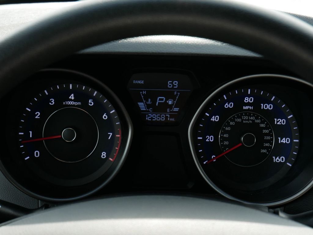 Used 2014 Gray Hyundai SE image 21