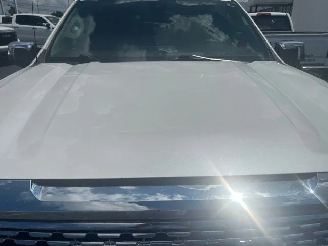 Used 2022 White GMC Denali image 4