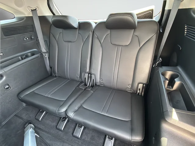 Used 2022 White Kia X-Line SX Prestige image 38