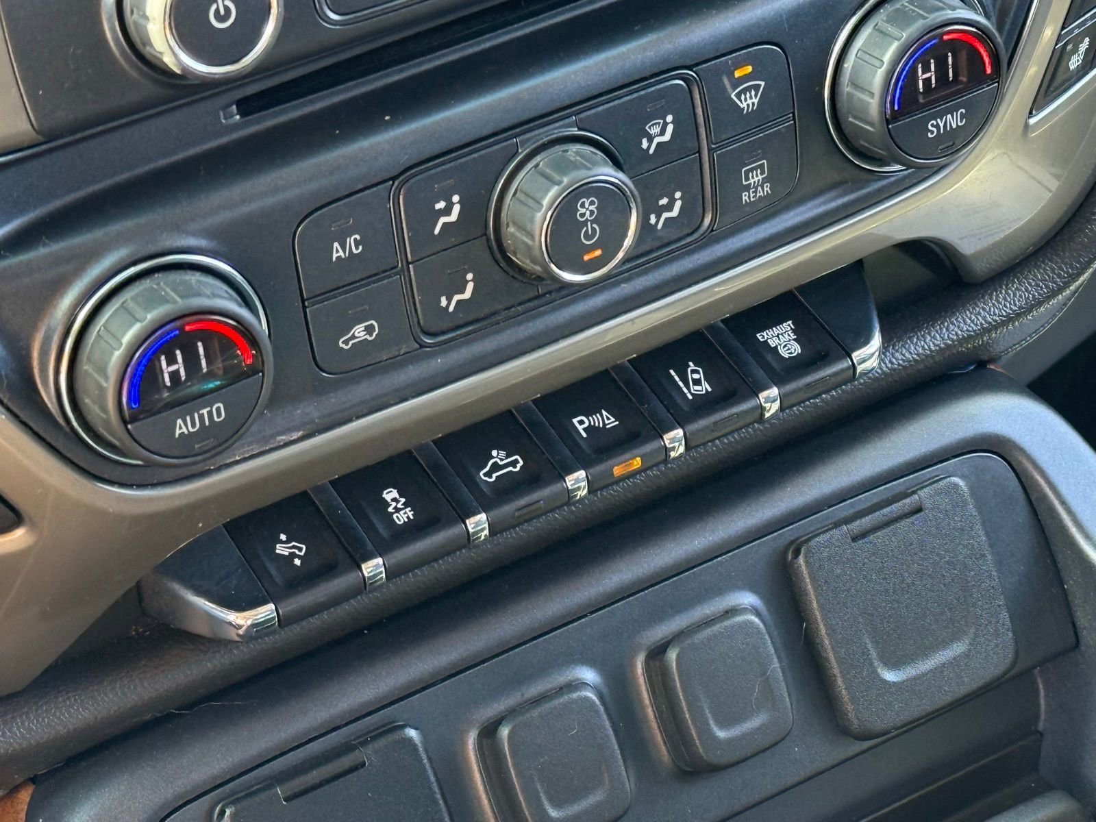 2019 Chevrolet Silverado 2500HD High Country - Photo 26