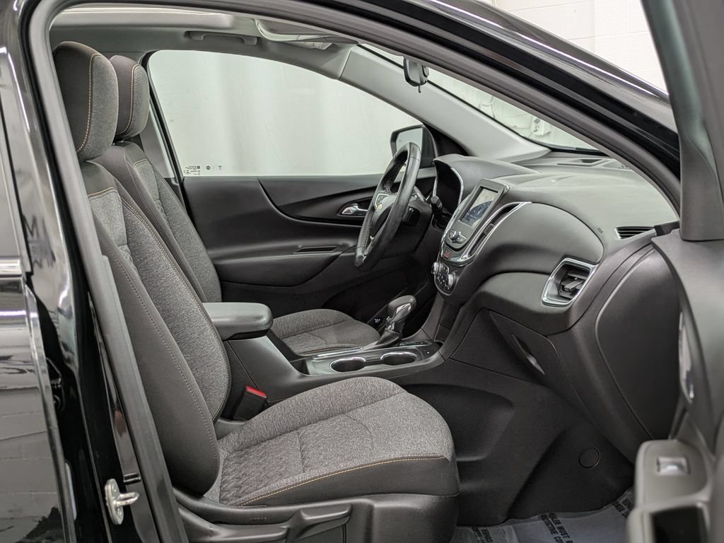 Used 2023 MOSAIC BLACK METALLIC Chevrolet LT image 25