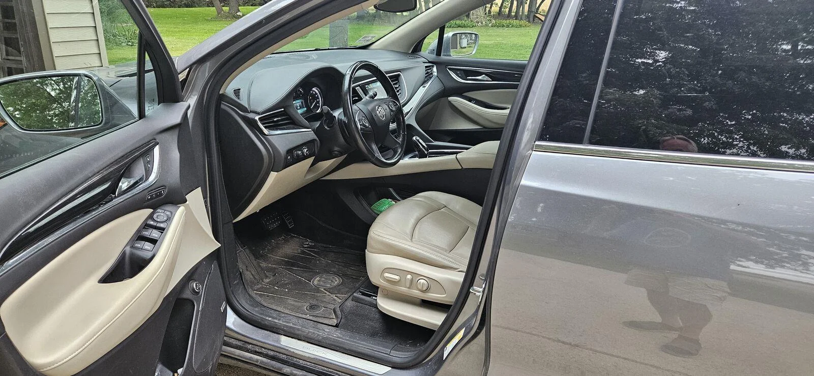 Used 2019 Includes Pitch Dark Night lower exterior accent color.) Buick Premium image 2