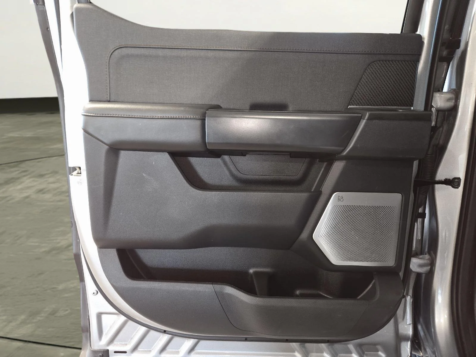 Used 2023 Iconic Silver Ford Raptor image 42