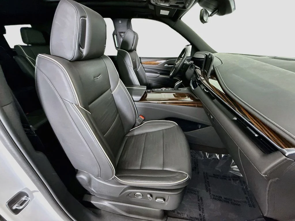 Used 2023 White Cadillac Premium Luxury image 31