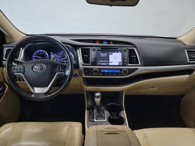Used 2018 Ooh La La Rouge Mica Toyota SE image 14