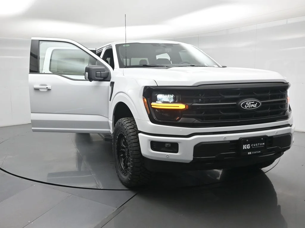 New 2026 Oxford White Ford XLT image 31