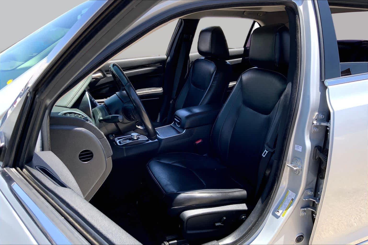 Pre-Owned 2020 Chrysler 300 Limited