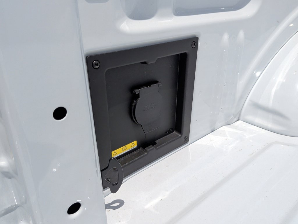New 2026 Oxford White Ford XLT image 41
