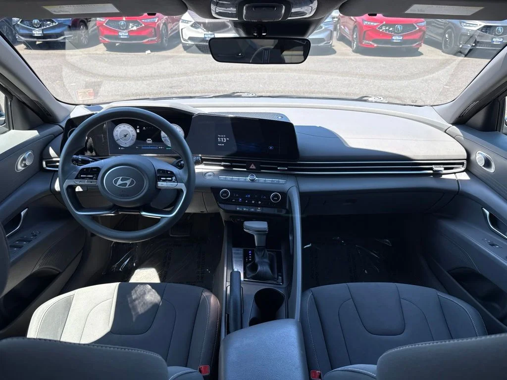 Used 2024 Black Hyundai SEL image 23