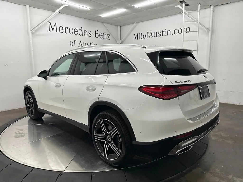 New 2027 White Mercedes-Benz GLC 300 image 5