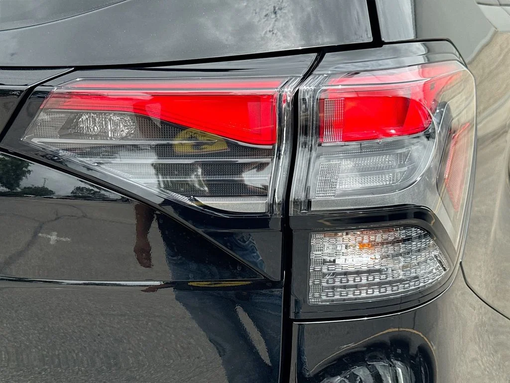 New 2026 CRYSTAL BLACK SILICA Subaru Premium image 35