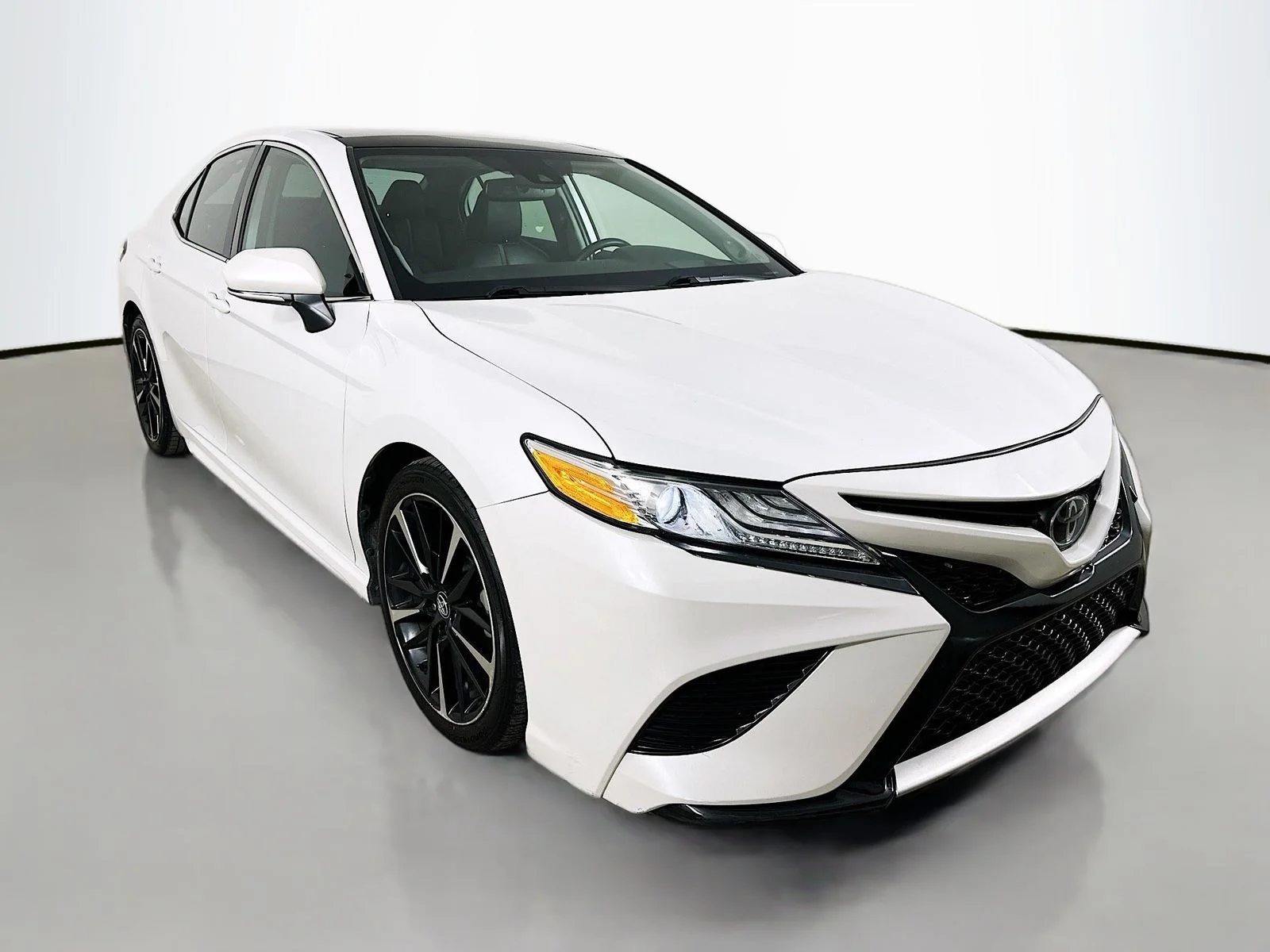 Used 2020 Beige Toyota  image 3