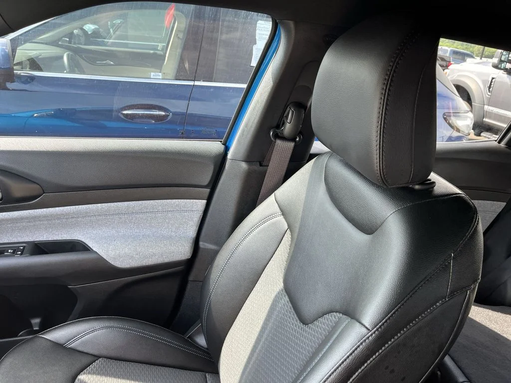 Used 2024 Blue Jeep Latitude image 22