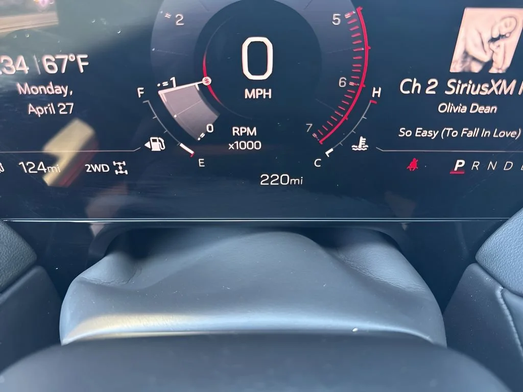 Used 2025 Onyx Black GMC AT4 Ultimate image 30
