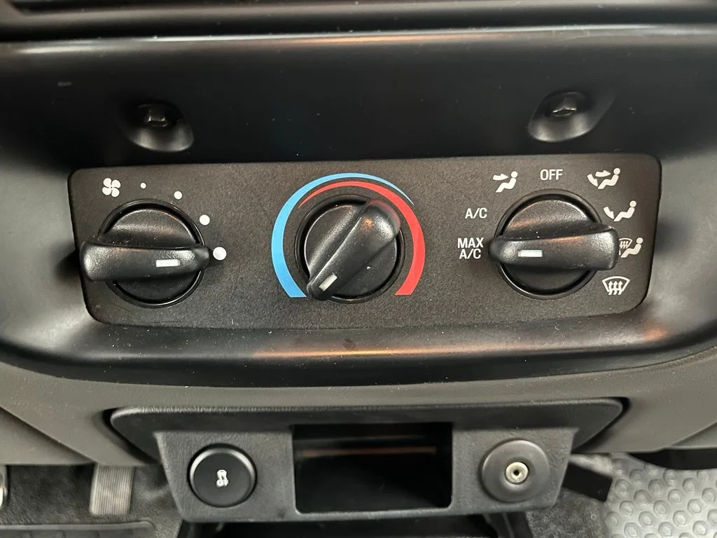 Used 2010  Ford XLT image 4