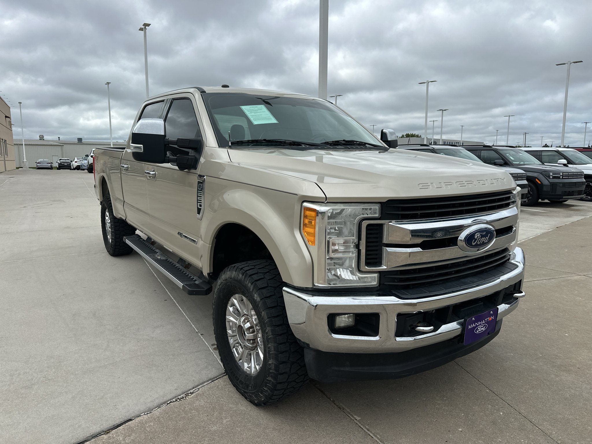 Used 2017 White Gold Metallic Ford XLT image 9
