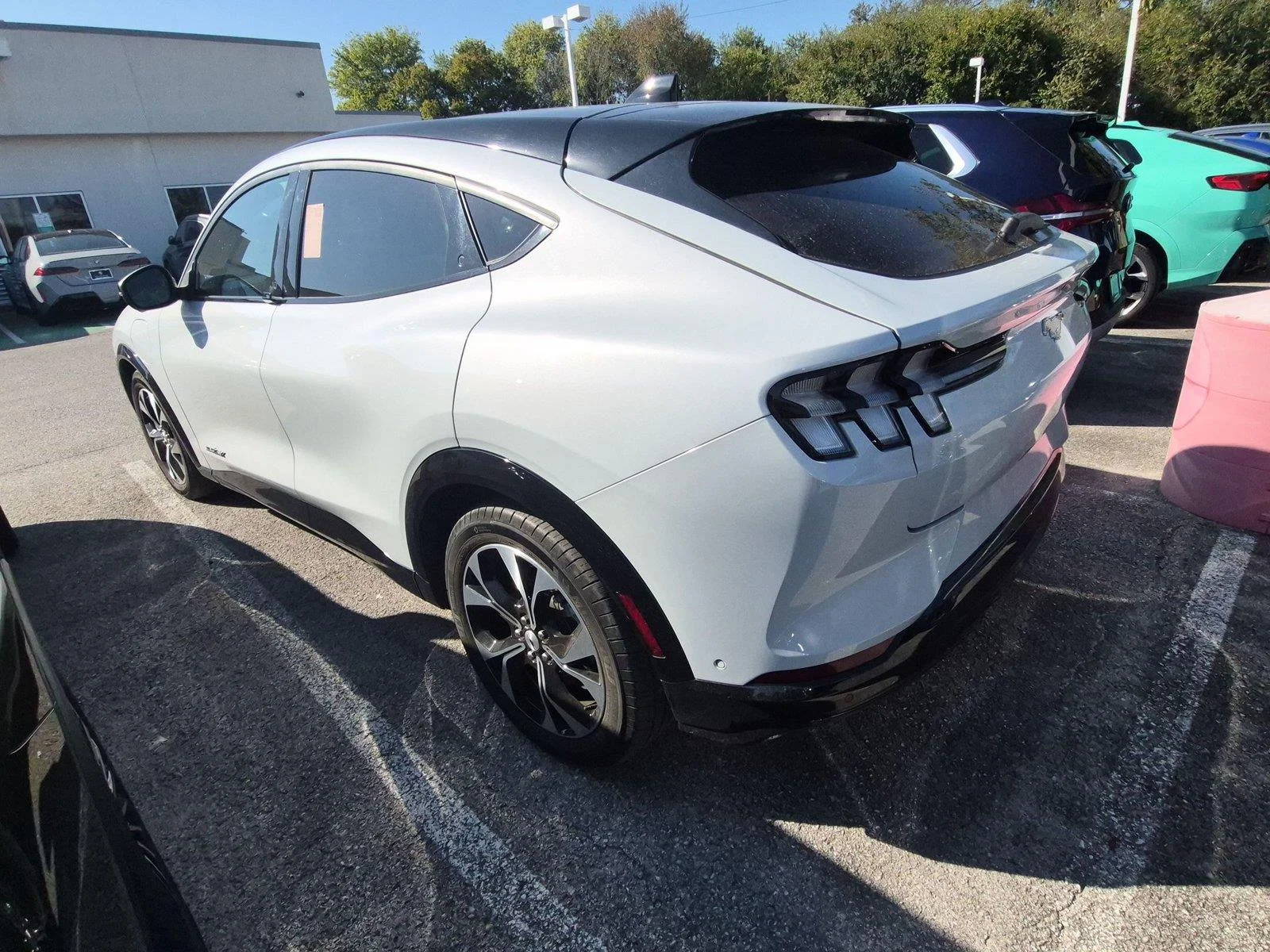 Used 2023 Space White Metallic Ford Premium image 2
