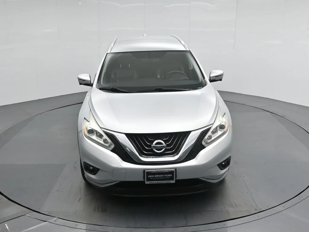 Used 2016 Silver Nissan SL image 33