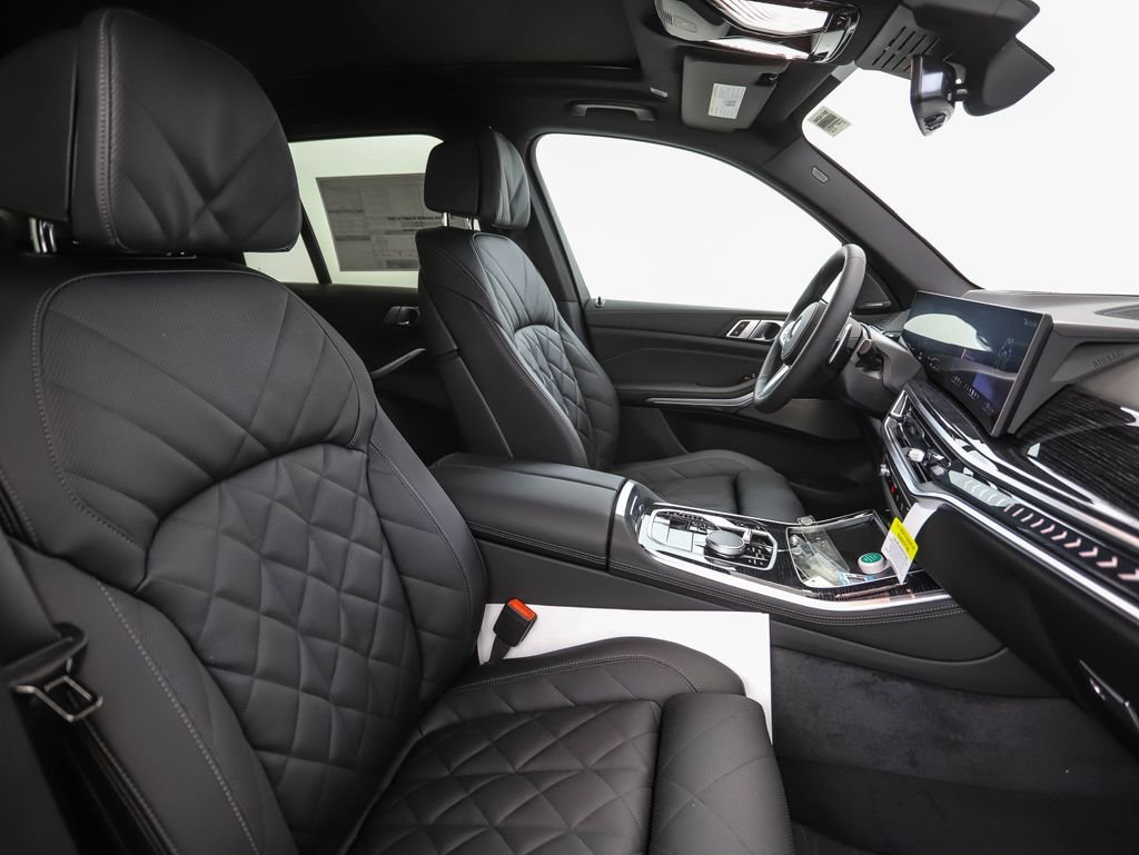 New 2026 Gray Metallic BMW xDrive40i image 31