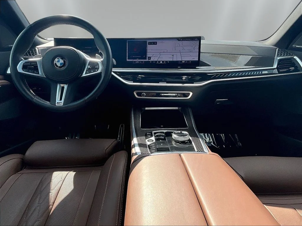 Used 2025 Alpine White BMW M60i image 7