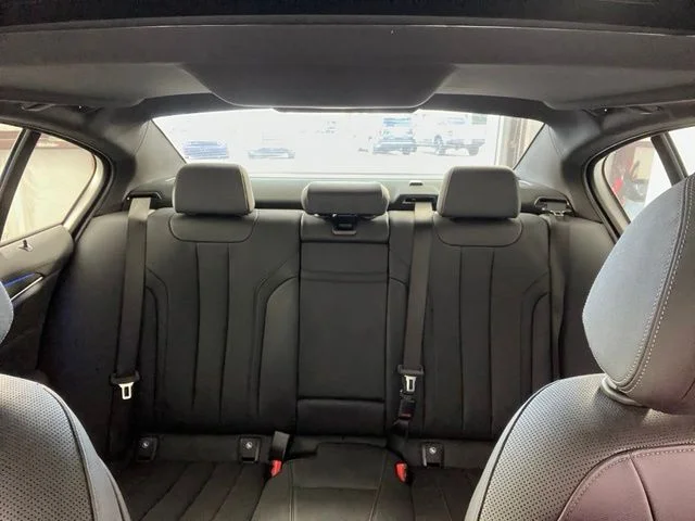 Used 2023 Alpine White BMW 540i image 28