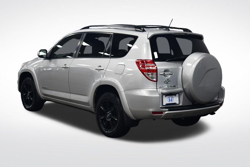 Used 2010 Classic Silver Metallic Toyota Limited image 5