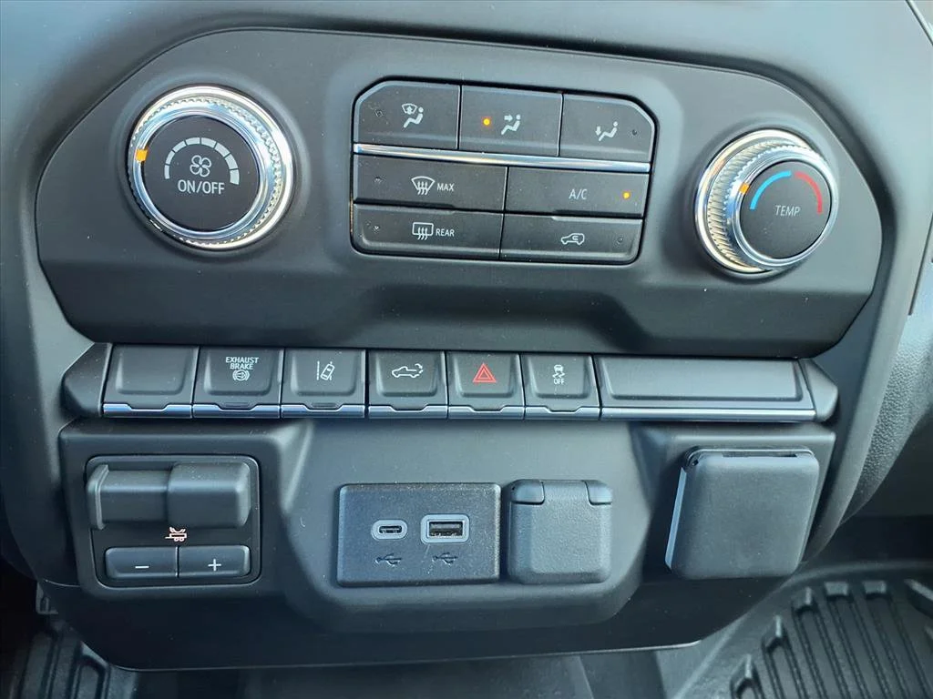 2026 GMC Sierra 3500HD Pro - Photo 6