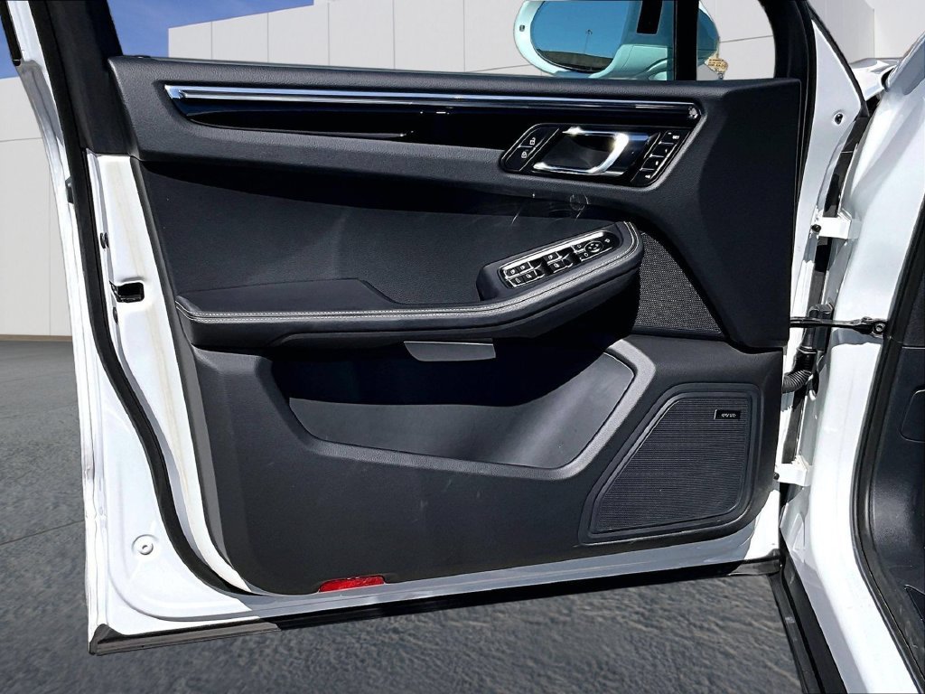 Used 2026 White Porsche  image 19