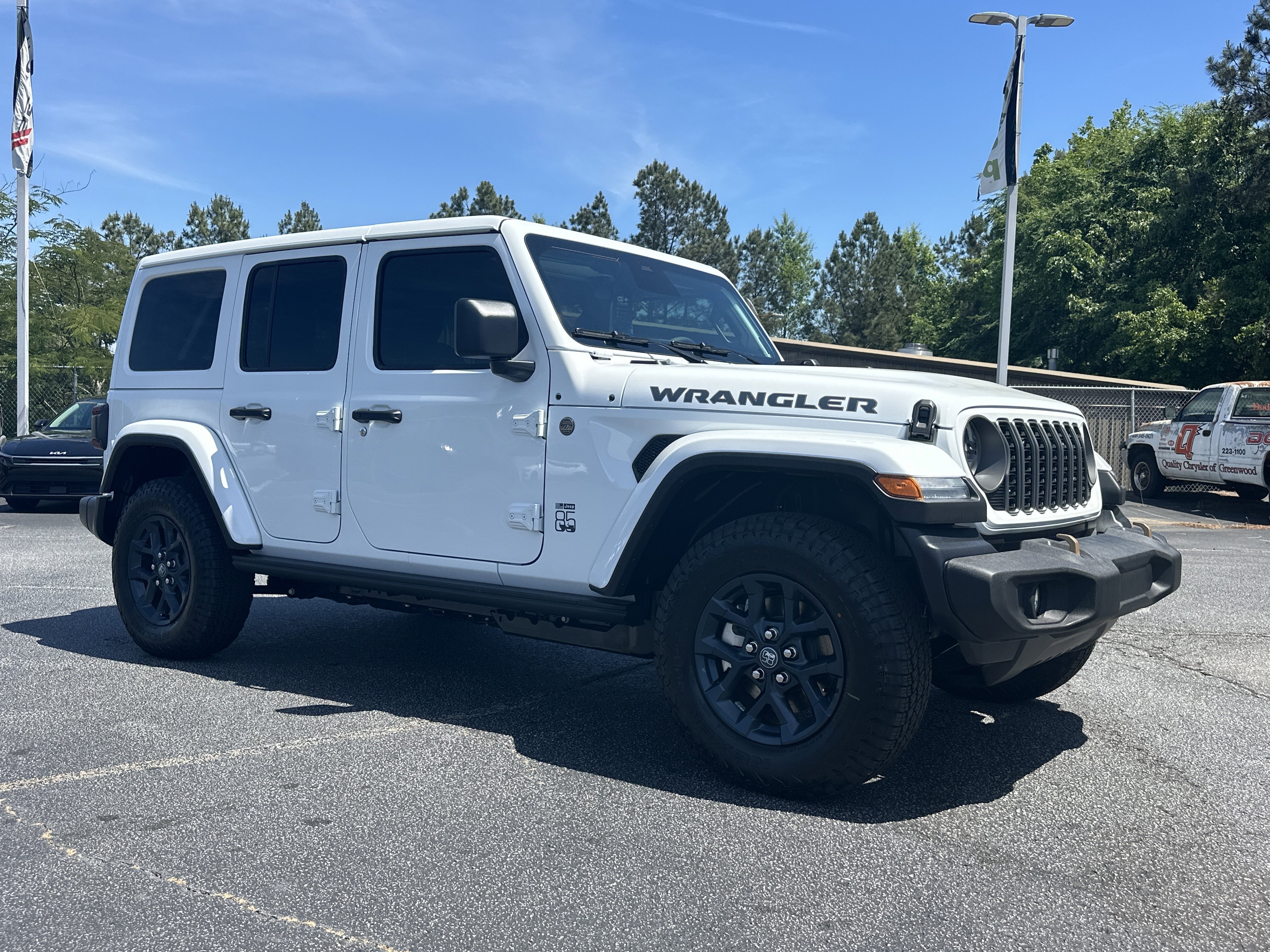 New 2026 Bright White Clear-Coat Exterior Paint Jeep 85th Anniversary image 2