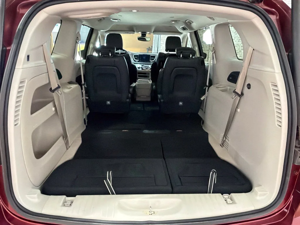 Used 2017 Velvet Red Pearlcoat Chrysler Touring L Plus image 15