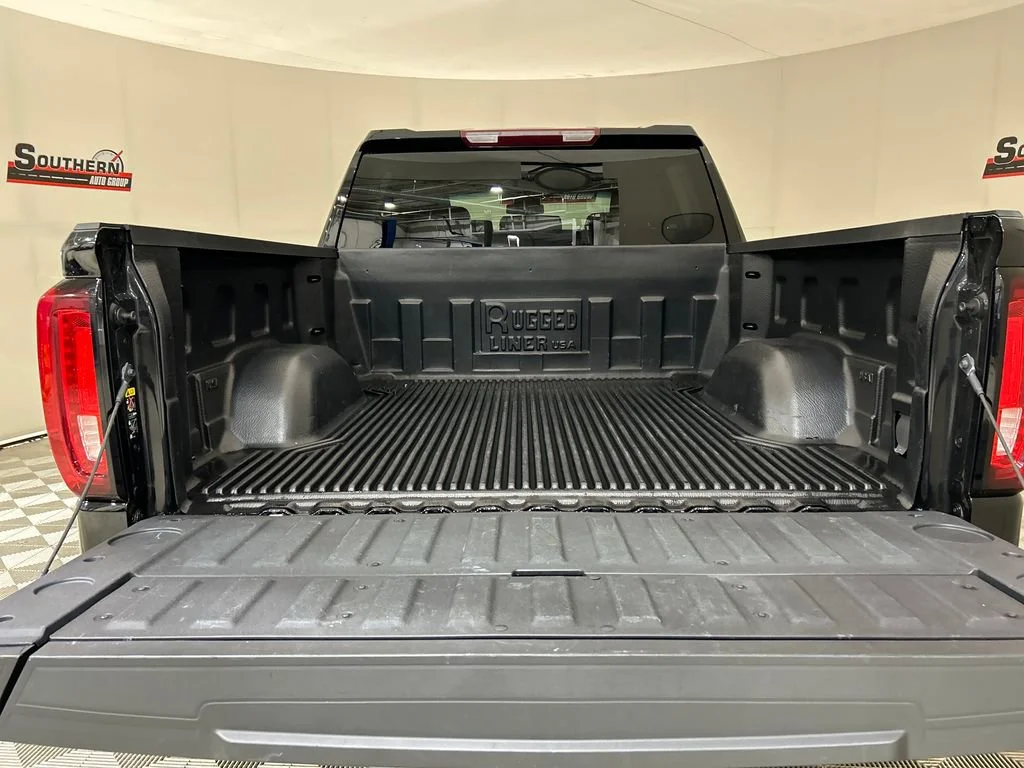 Used 2025 Onyx Black GMC SLT image 5