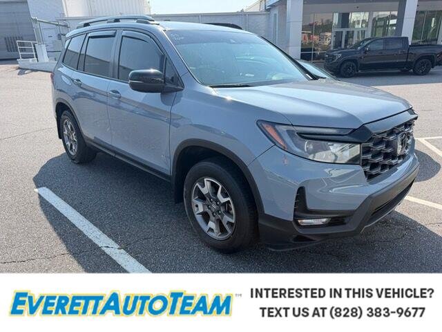 Used 2022 Sonic Gray Pearl Honda TrailSport AWD image 1