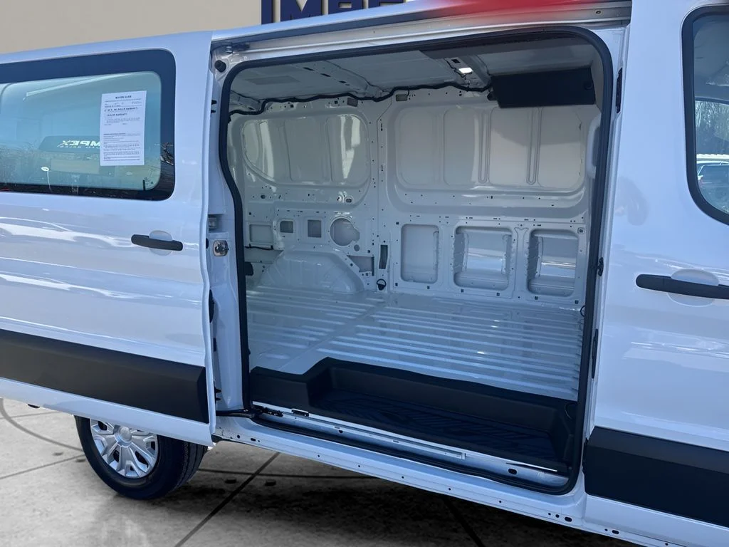 Used 2025 White Ford Base image 22