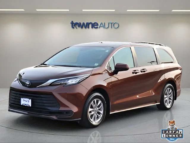 2022 Toyota Sienna LE
